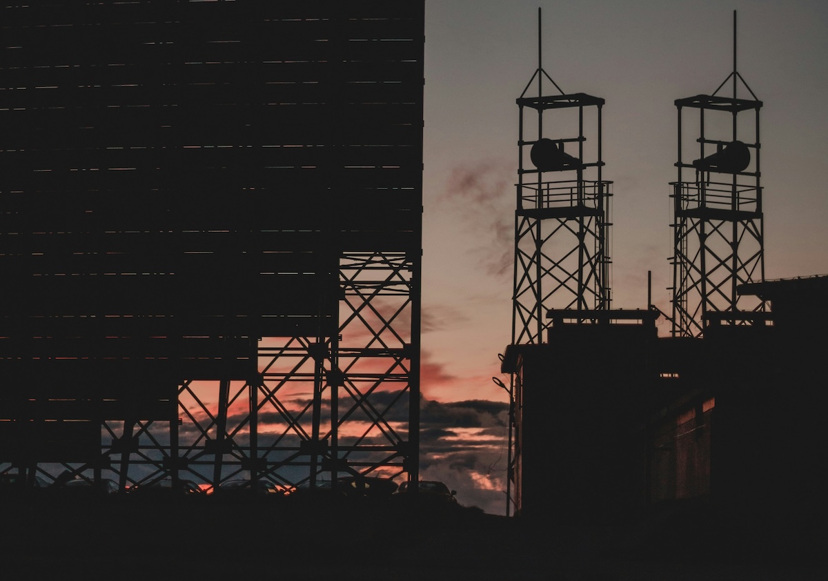 Closing the Innovation Performance Gap: Open Innovation in Military Bureaucracies