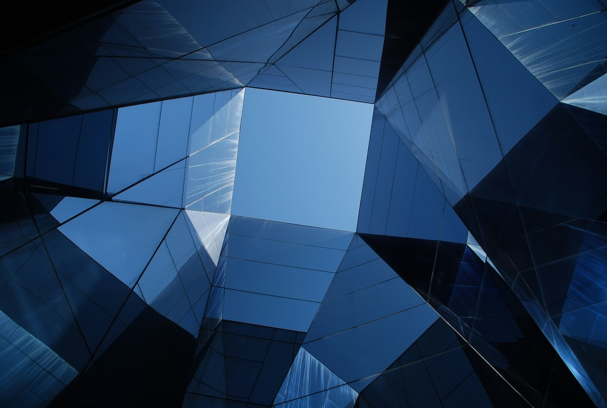 How Managers Can Benefit from Multi-Modal AI Business Companions